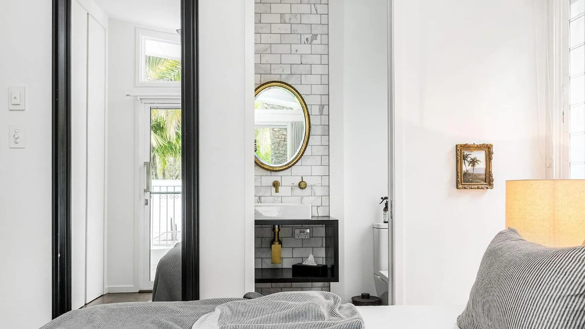 The Chalet - Designer 3 Bedroom Retreat With Pool Byron Bay